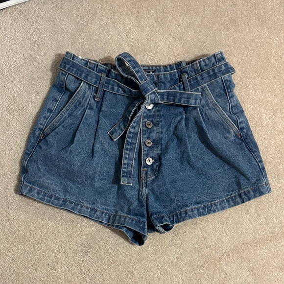 Abercrombie & Fitch Pants - Abercrombie & Fitch High-Waist Blue Denim Shorts